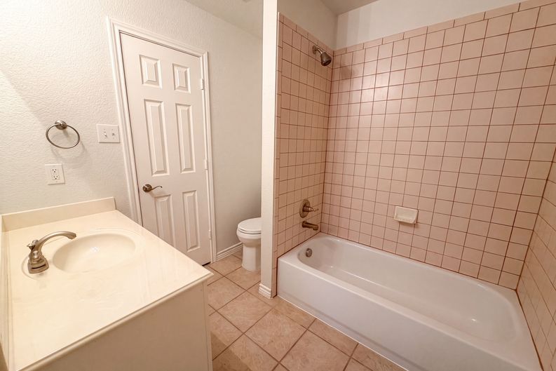 Photo 17 of 21 of 529 Olympia St, Desoto, TX