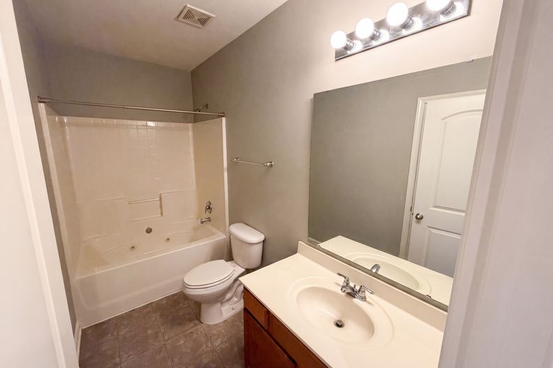 Photo 36 of 43 of 7212 Maple Bluff Pl, Indianapolis, IN