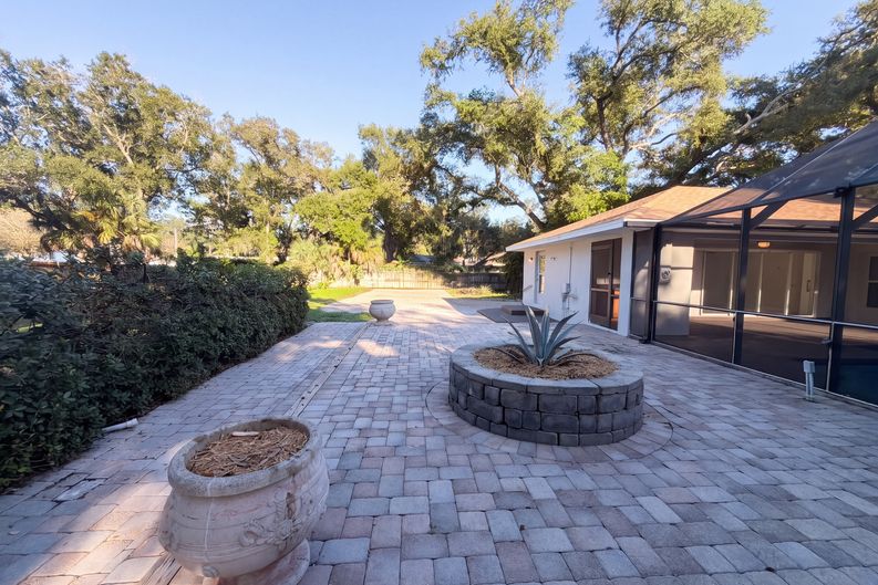 Photo 34 of 43 of 3705 Malec Cir, Sarasota, FL