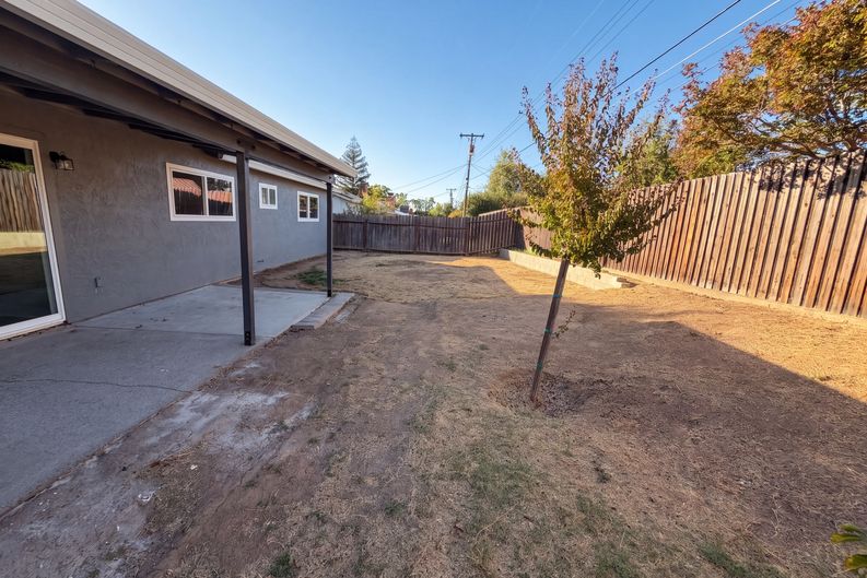 Photo 22 of 25 of 3525 Astral Dr, Sacramento, CA