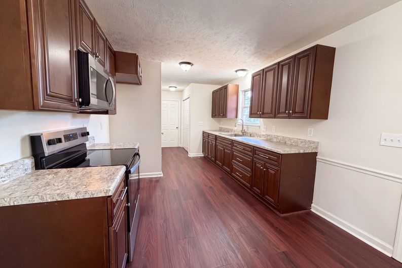 Photo 7 of 28 of 125 Ivanhoe Ct, Murfreesboro, TN