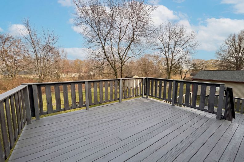 Photo 16 of 18 of 7739 Inverness Dr, Indianapolis, IN