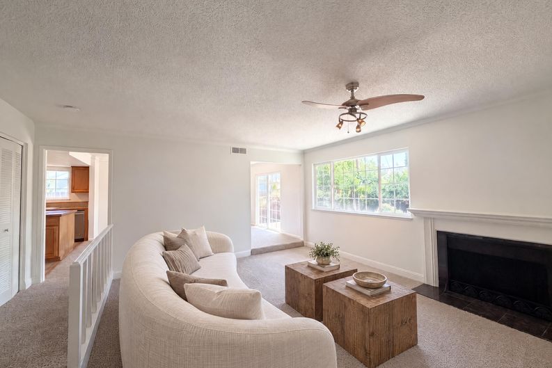 Photo 8 of 41 of 7007 Ursa Pkwy, Sacramento, CA