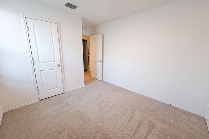 Photo 8 of 18 of 2972 Audles Ln, Dallas, TX