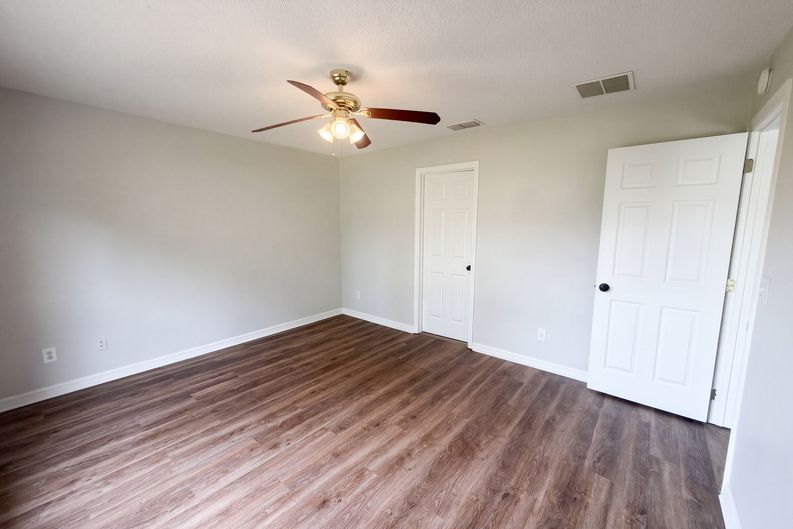 Photo 11 of 20 of 13319 Caspian Ln, Clermont, FL