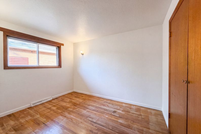 Photo 8 of 43 of 1535 W 15th St, Loveland, CO