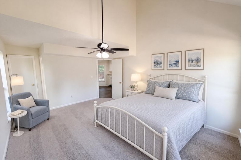 Photo 12 of 24 of 4720 Topsail Ct, Charlotte, NC