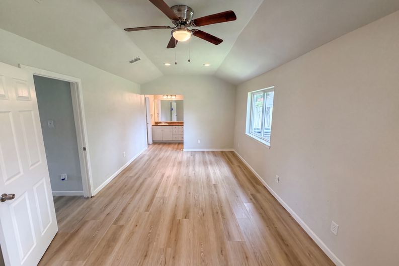 Photo 4 of 20 of 318 Floravista Dr, Webster, TX
