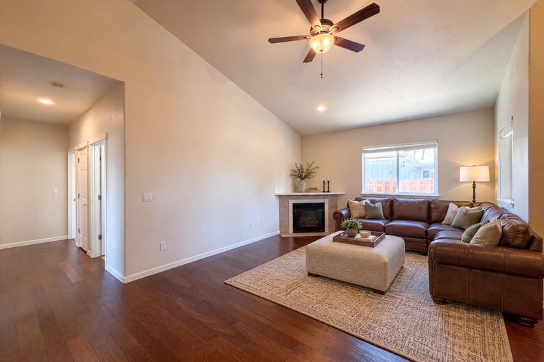 Photo 6 of 22 of 1586 NE Grandhaven St, McMinnville, OR