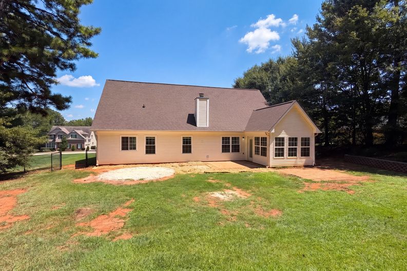 Photo 5 of 31 of 567 Deadwood Trl, Locust Grove, GA