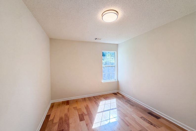 Photo 17 of 26 of 105 Nanci Ct, Stockbridge, GA