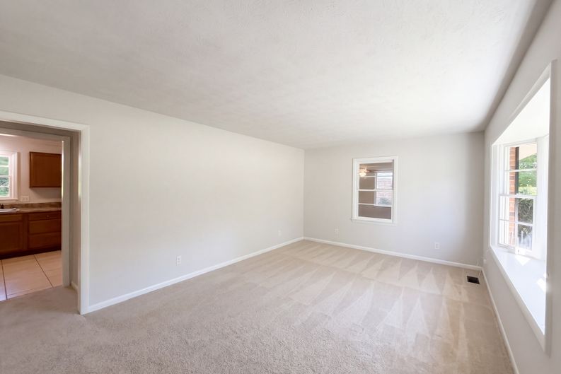Photo 3 of 17 of 3224 Sandhill Dr, Fayetteville, NC