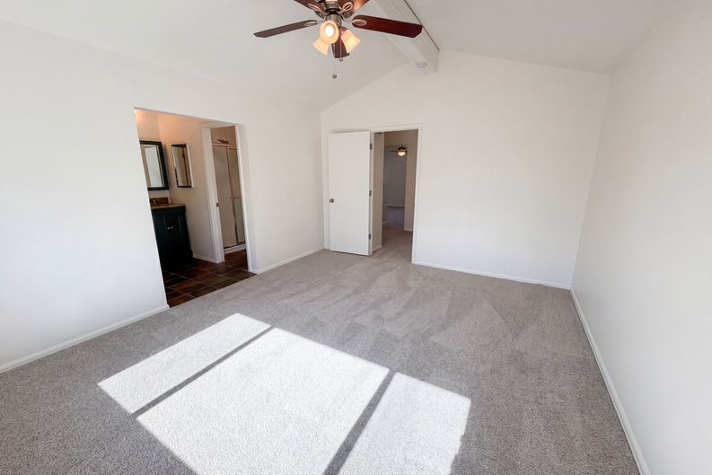Photo 18 of 40 of 10330 E Weaver Pl, Englewood, CO