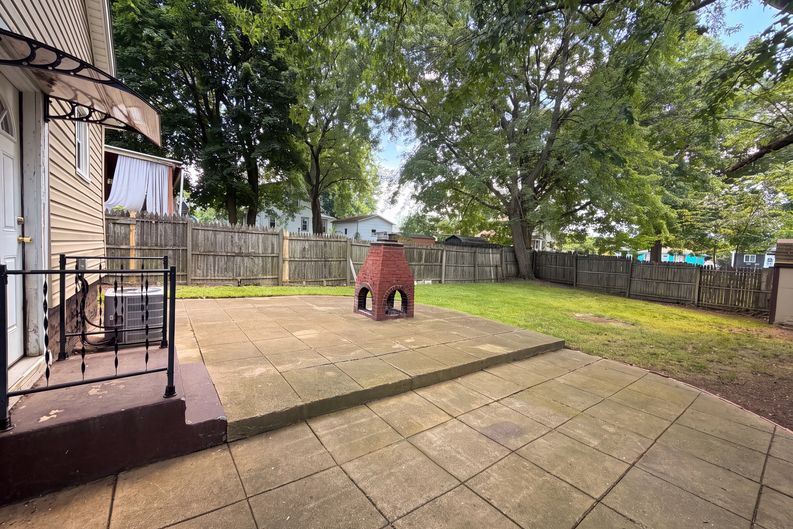 Photo 17 of 20 of 736 Bettes Ave, Akron, OH