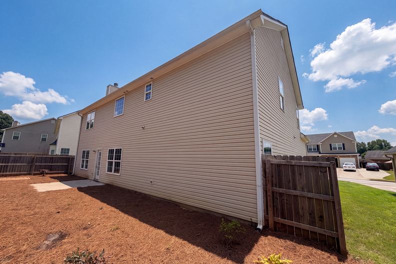 Photo 19 of 23 of 212 Summergate Ln, Villa Rica, GA