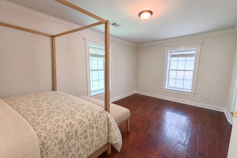 Photo 14 of 20 of 829 W 2nd North St, Summerville, SC