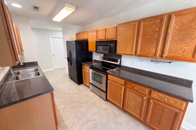 Photo 6 of 19 of 4305 Atkinson Way, Monroe, NC