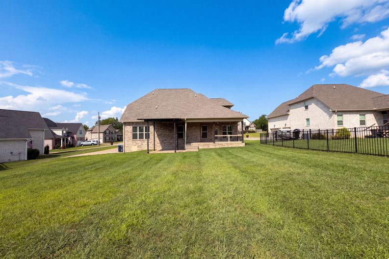 Photo 5 of 18 of 1307 Christina Ct, Lebanon, TN