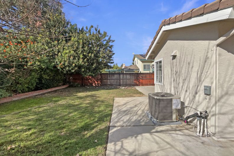 Photo 9 of 19 of 30497 Iron Bark Ct, Temecula, CA