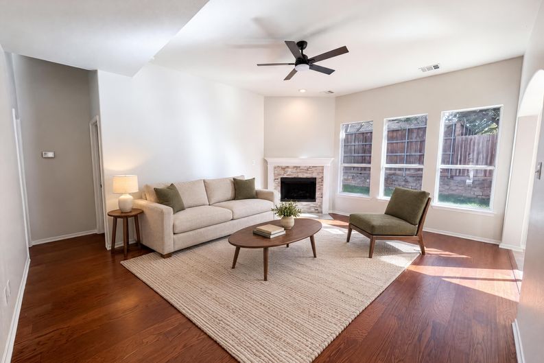 Photo 3 of 31 of 6208 Branchwood Trl, Flower Mound, TX