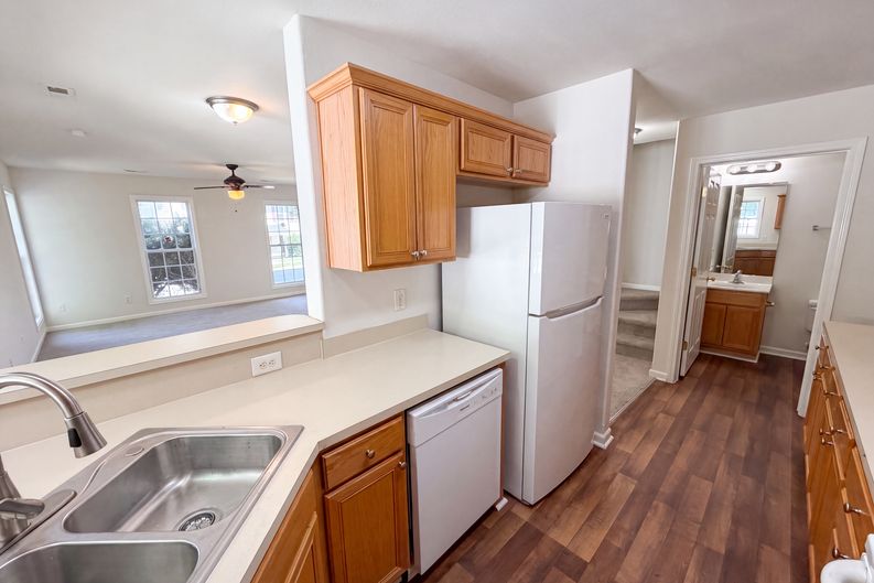 Photo 4 of 21 of 9514 Littleleaf Dr, Charlotte, NC