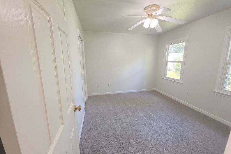 Photo 11 of 19 of 8921 Basswood Dr, Quinton, VA