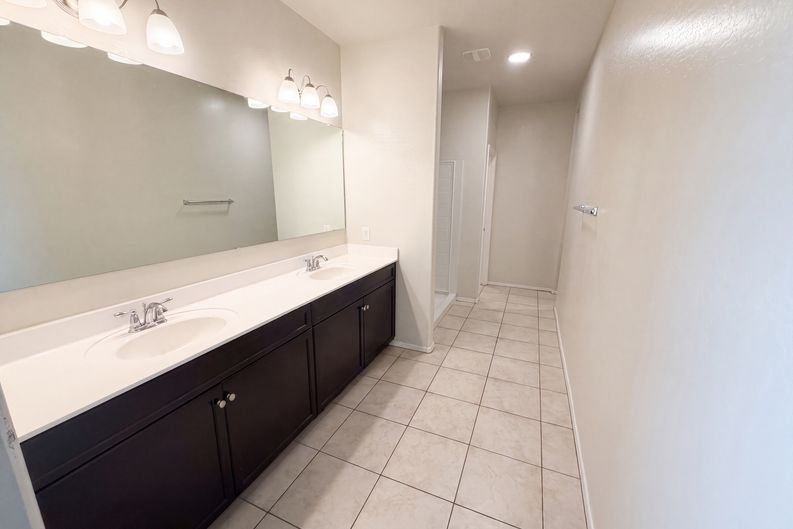 Photo 17 of 36 of 30970 W Amelia Ave, Buckeye, AZ