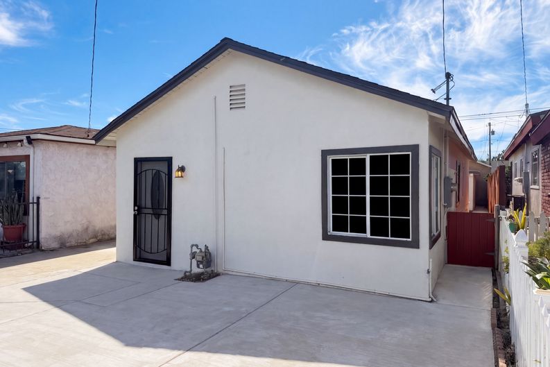 Photo 23 of 27 of 15343 Pimenta Ave, Paramount, CA