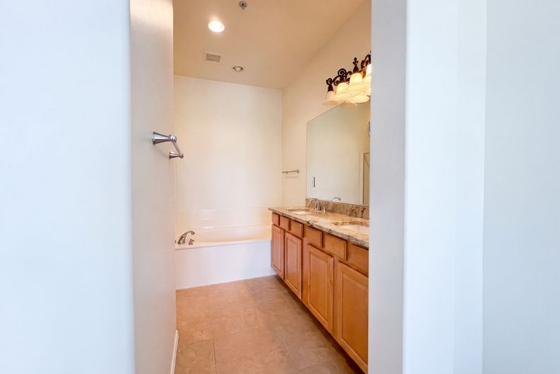 Photo 11 of 27 of 19550 N Grayhawk Dr, Scottsdale, AZ