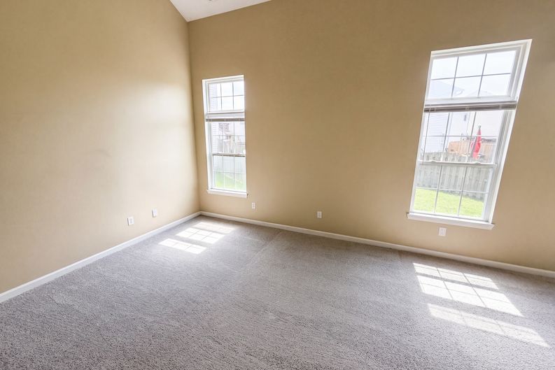 Photo 4 of 35 of 11307 Narrowleaf Dr, Indianapolis, IN