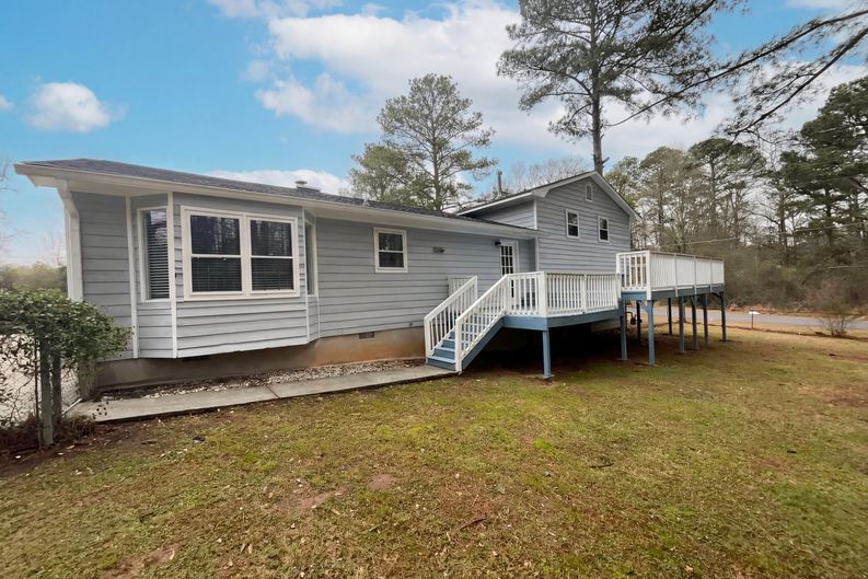 Photo 8 of 19 of 10 King Dr, Carrollton, GA