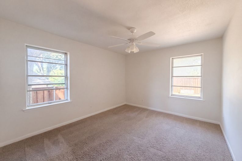 Photo 9 of 23 of 808 Griffin St, McKinney, TX