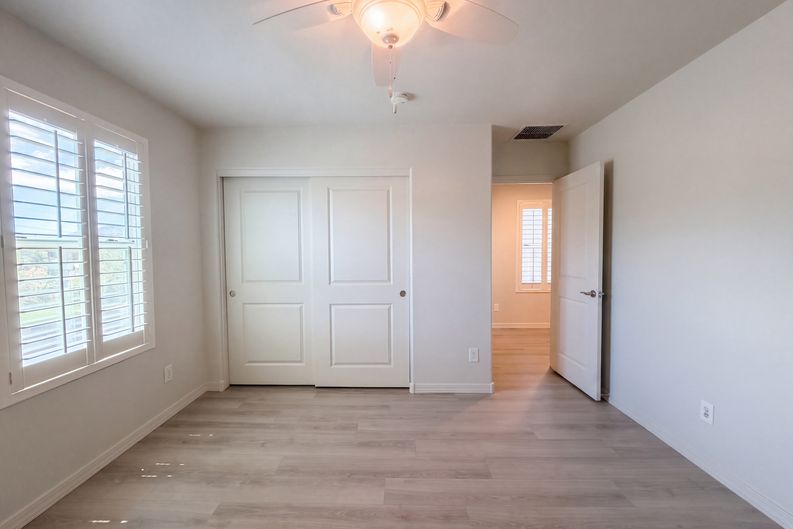 Photo 3 of 30 of 841 E Gary Ln, Phoenix, AZ