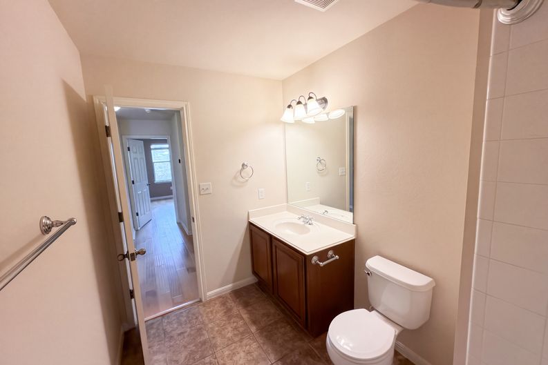 Photo 27 of 36 of 12016 Timber Heights Dr, Austin, TX