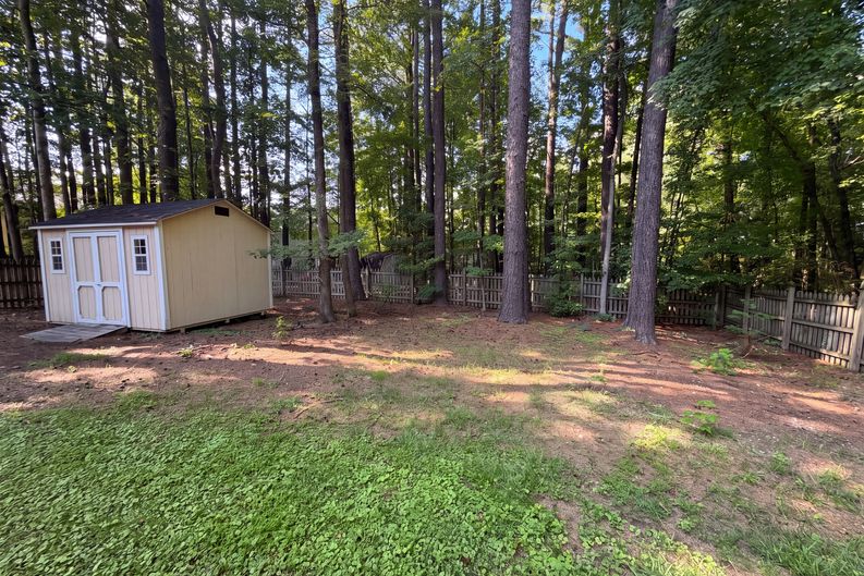 Photo 15 of 18 of 513 Saint Croix Dr, Holly Springs, NC