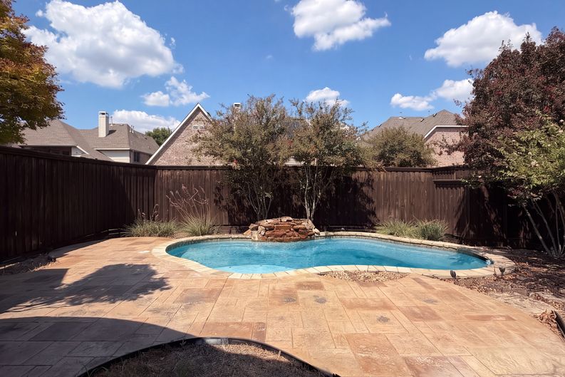 Photo 22 of 26 of 2716 Dearborn Ln, Frisco, TX