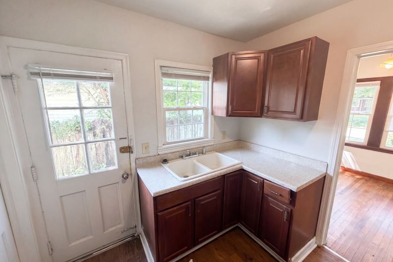 Photo 9 of 21 of 4915 Ralston Ave, Indianapolis, IN