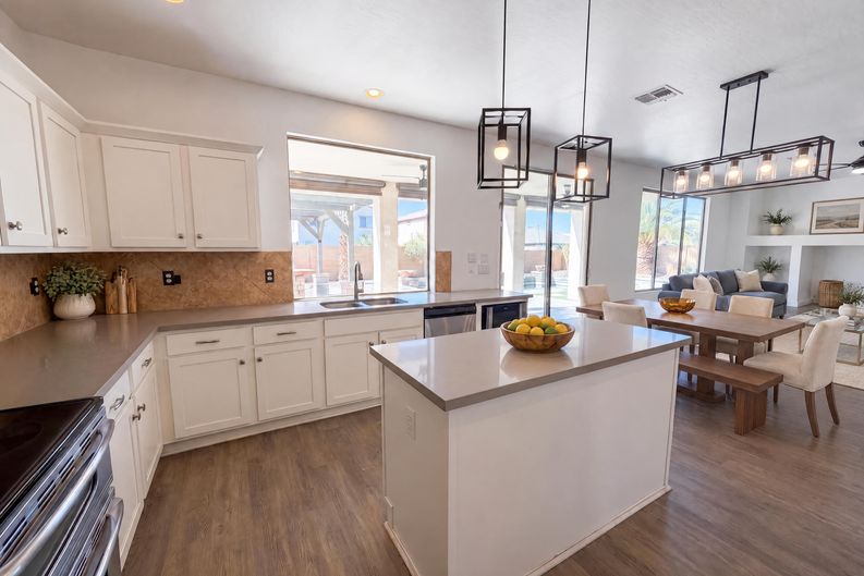 Photo 12 of 35 of 17645 W Hale Bopp Dr, Goodyear, AZ