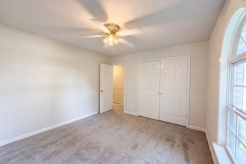 Photo 15 of 27 of 807 W Thompson Ln, Murfreesboro, TN