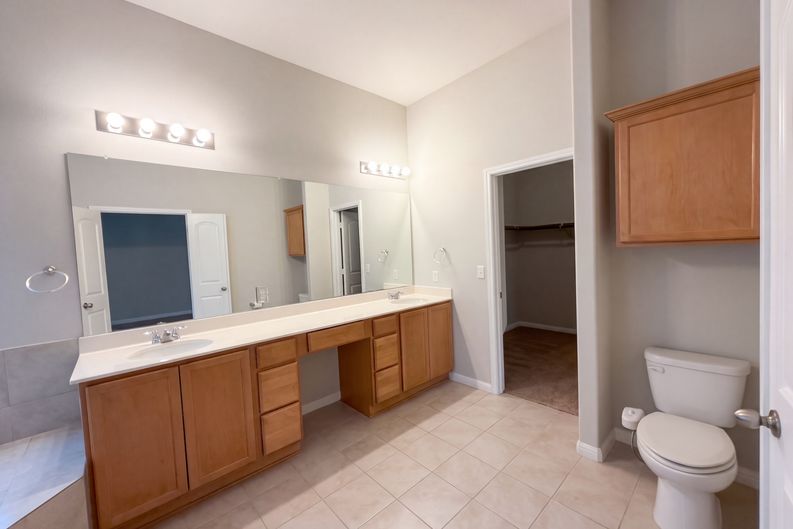 Photo 12 of 26 of 11106 Bruneau Trl, Austin, TX