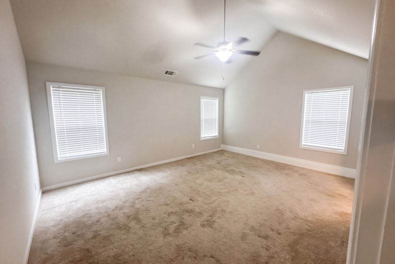 Photo 21 of 67 of 2878 Oak Springs Dr, Statham, GA