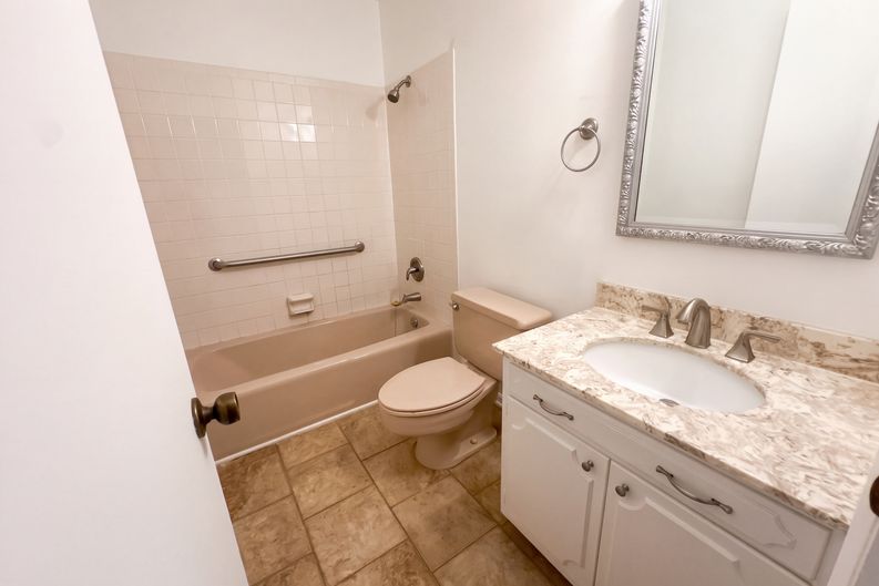 Photo 11 of 16 of 592 Woodland Dr, Paducah, KY