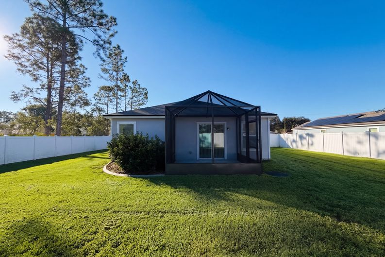 Photo 5 of 26 of 9 Radium Ln, Palm Coast, FL