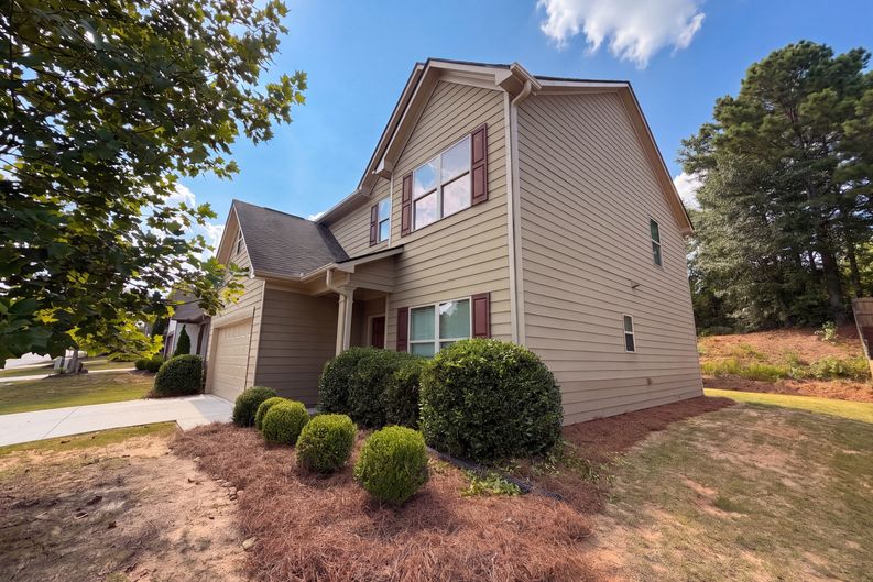 Photo 37 of 41 of 821 Walnut Woods Dr, Braselton, GA