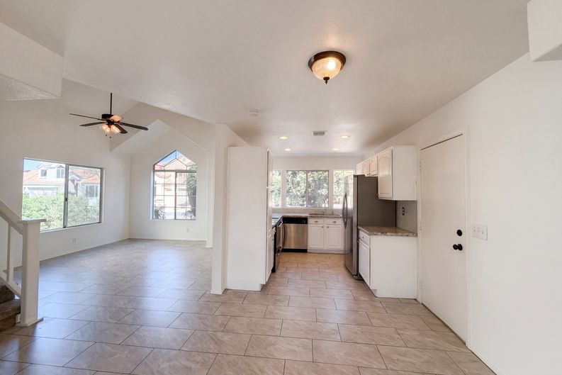 Photo 7 of 21 of 1114 S Tiago Dr, Gilbert, AZ