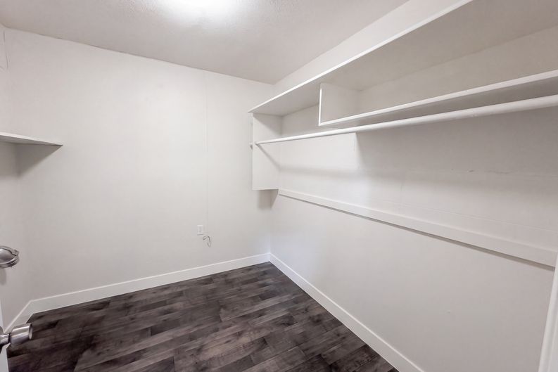 Photo 16 of 23 of 8540 Foxwood Ln, Dallas, TX