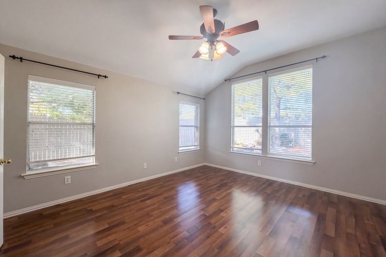 Photo 4 of 12 of 411 Tolleson Dr, Celina, TX