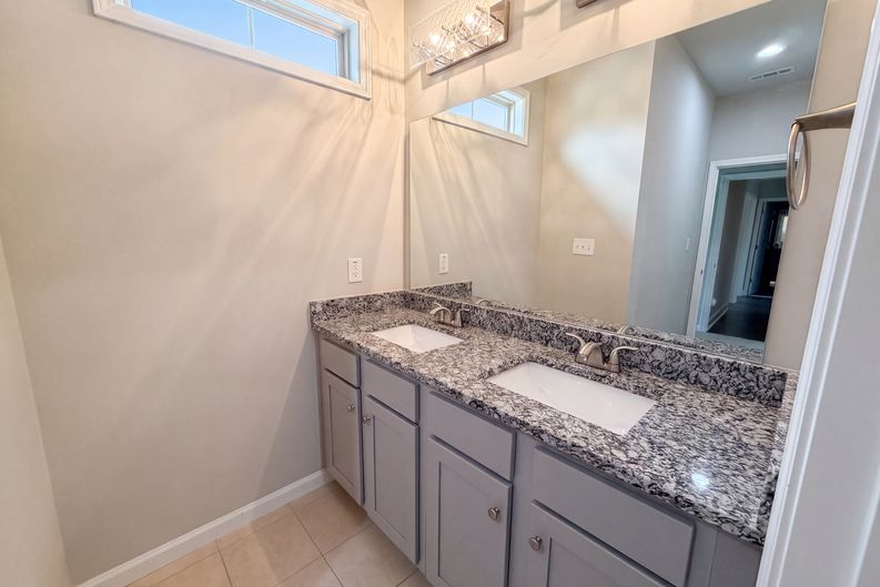Photo 9 of 21 of 5317 Winmire Ln, Stone Mountain, GA
