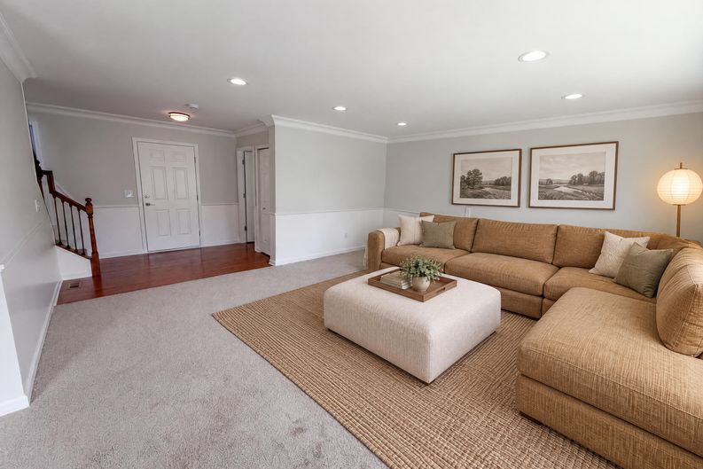 Photo 9 of 44 of 42824 Greystone Dr, Sterling Heights, MI
