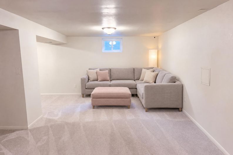 Photo 16 of 43 of 7447 S Ames Ct, Littleton, CO